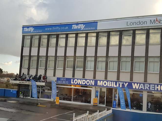 32492021_10216368220096872_1879840591991275520_n